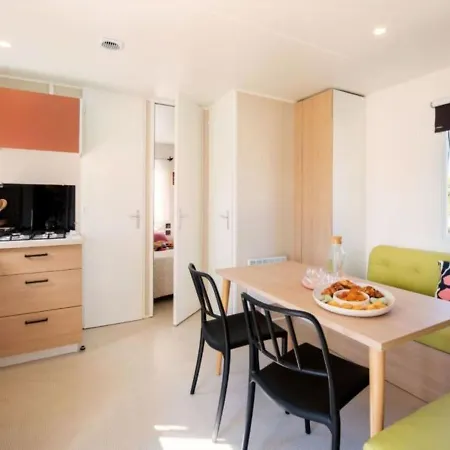 Camping Les Franquettes Hotell *